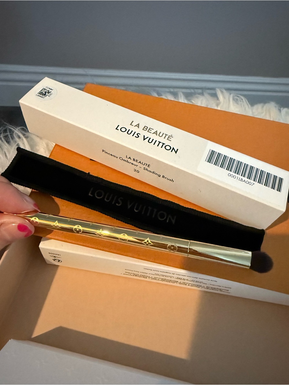 Louis Vuitton Gold La Beauté Eyeshadow Shading Brush
